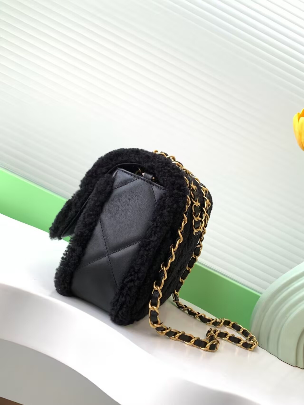 Ch**el Flap Bag 23.5x16x7.5cm