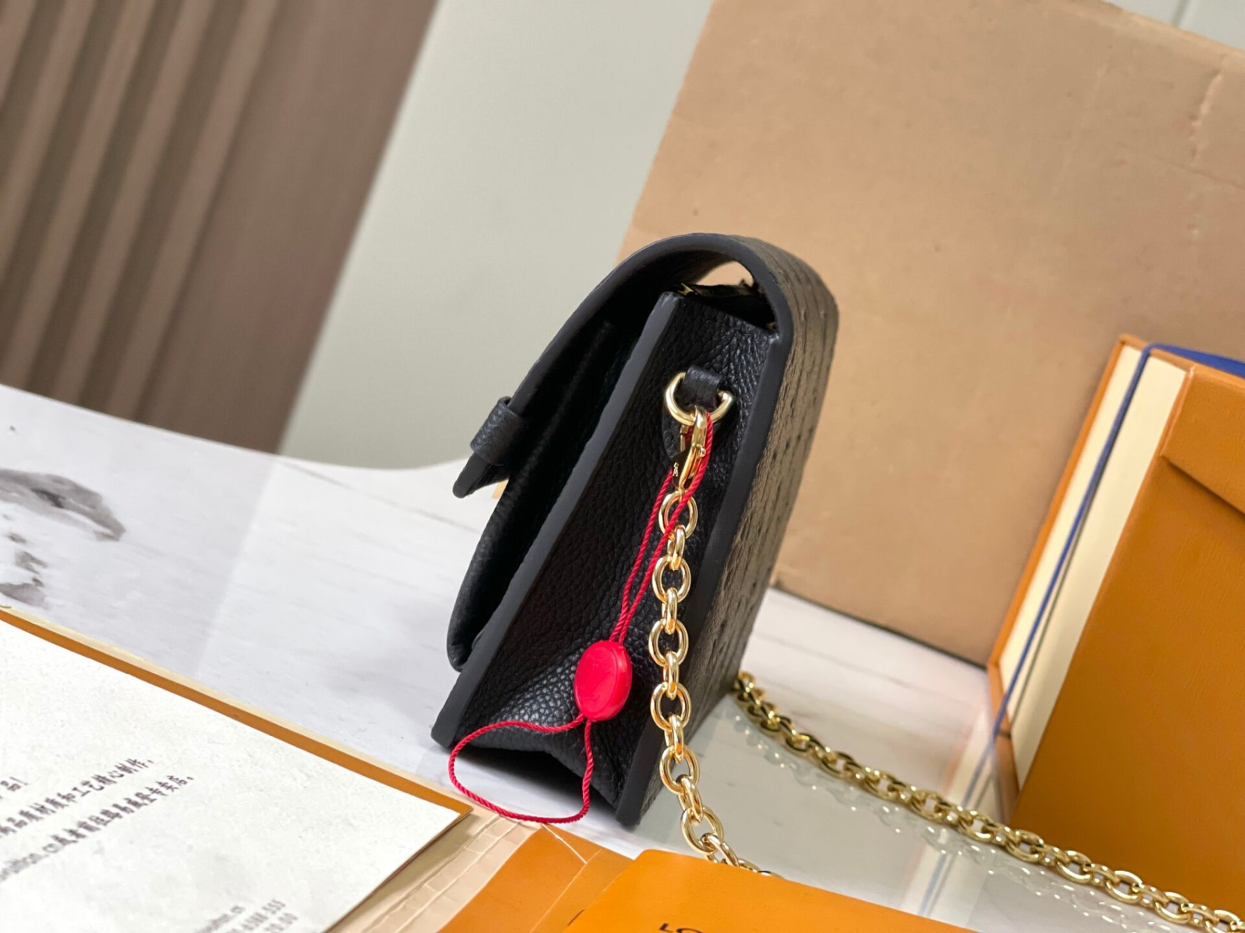 LV Vavin Chain Wallet M67839 19x12.5x4cm