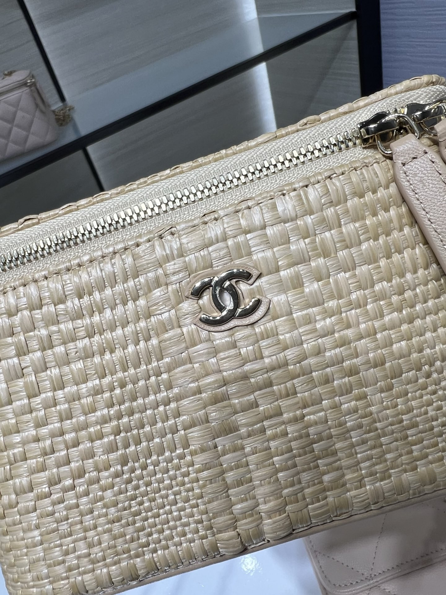Ch**el classic long vanity with chain ap1341 9.5x17x8cm