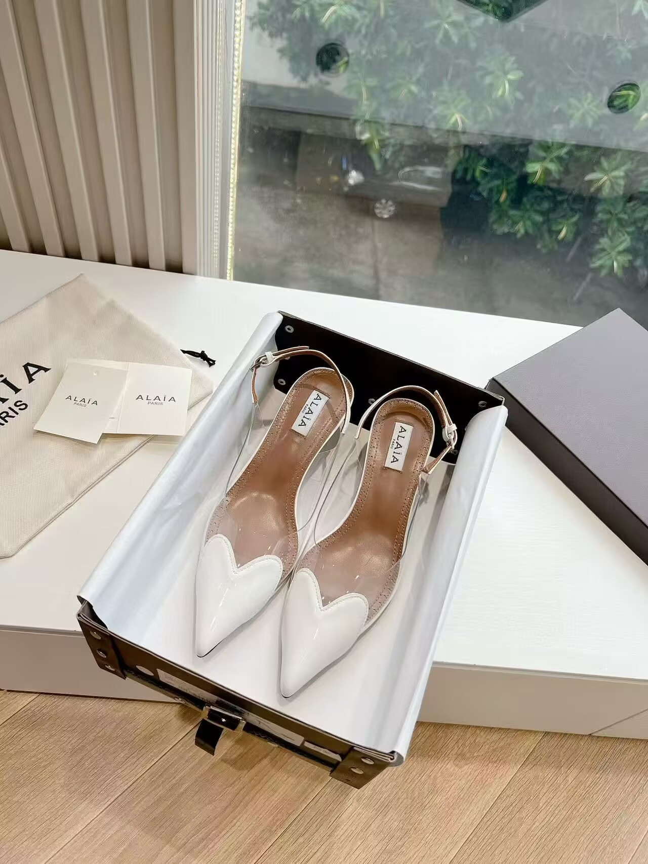 UA ALAÏA Le Coeur Plexi Heart-Toe Slingback Pump 5.5cm Heel