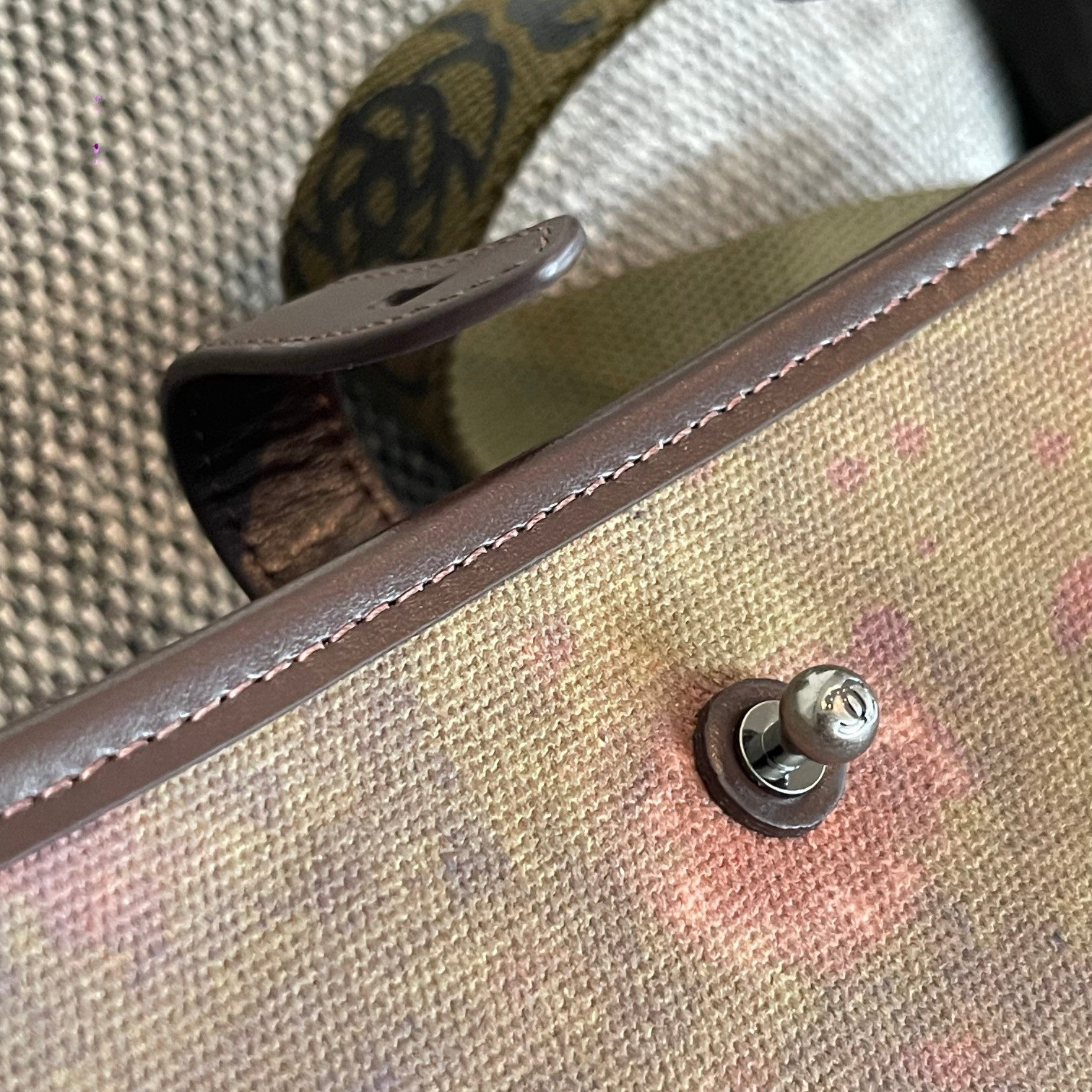 Chanel On the Pavements Graffiti Messenger Bag 30x30cm