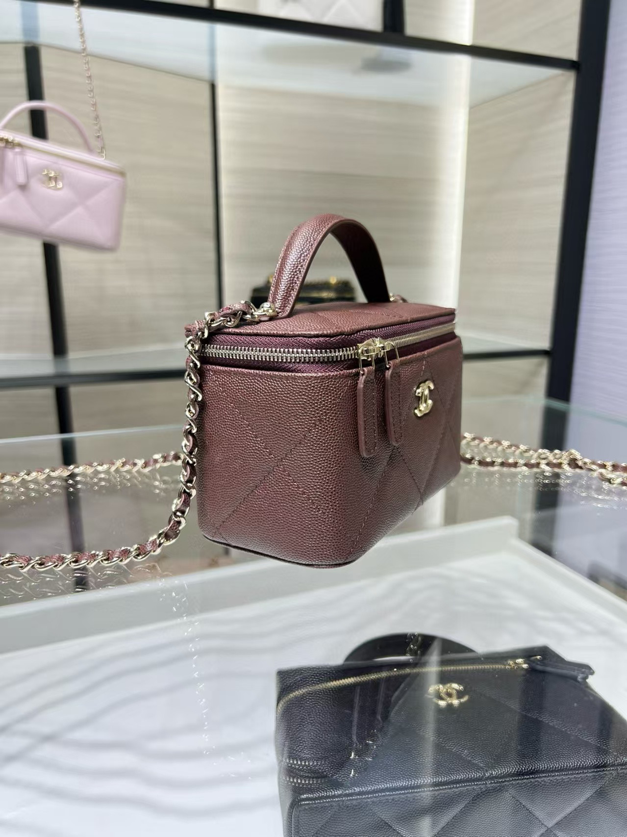 Ch**el Vanity With Chain AP4933 17x9.5x8cm