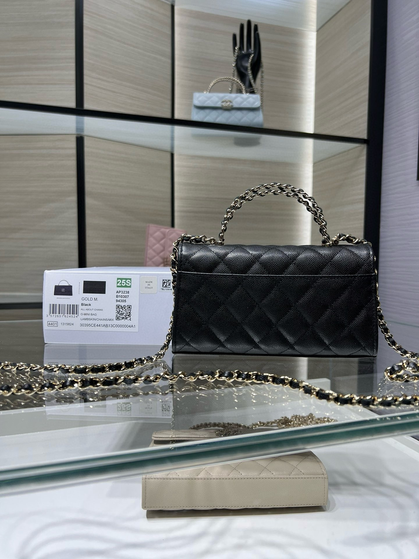 Ch**el Kelly 23P 19x10x4.5cm