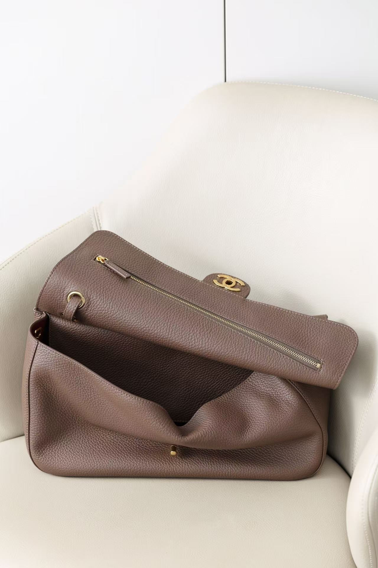 Ch**el maxi flapbag as6231 19.5x32x10cm