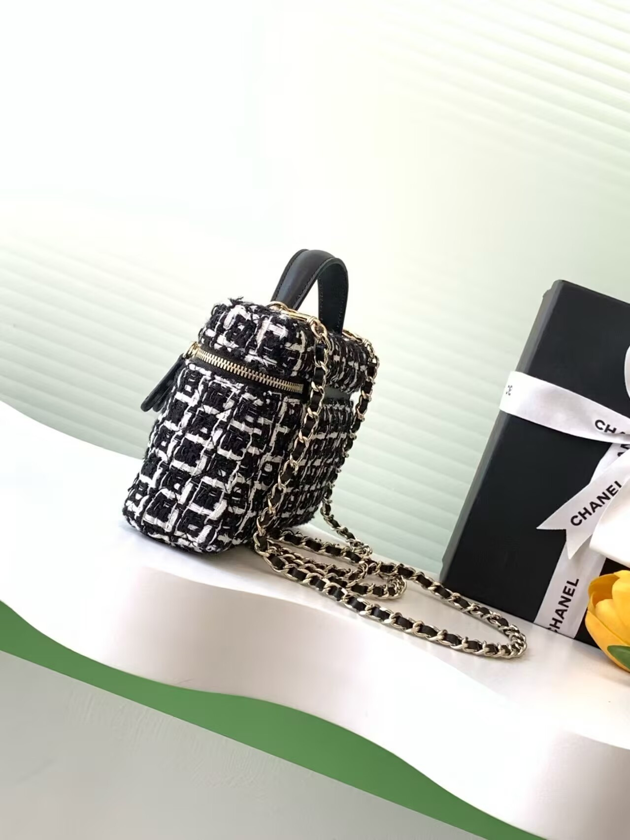 Ch**el Vanity With Chain 17x19.5x5cm