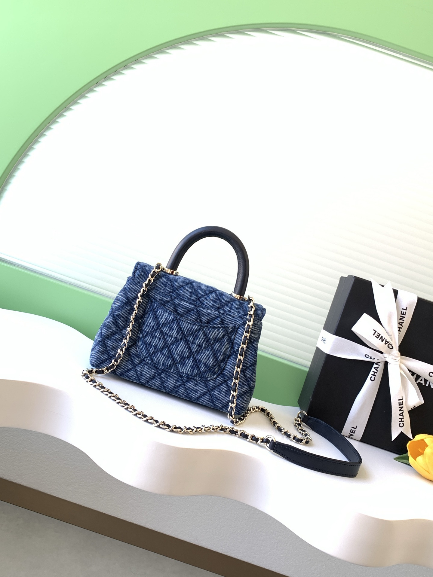Ch**el coco clutch with chain 13x19x9cm