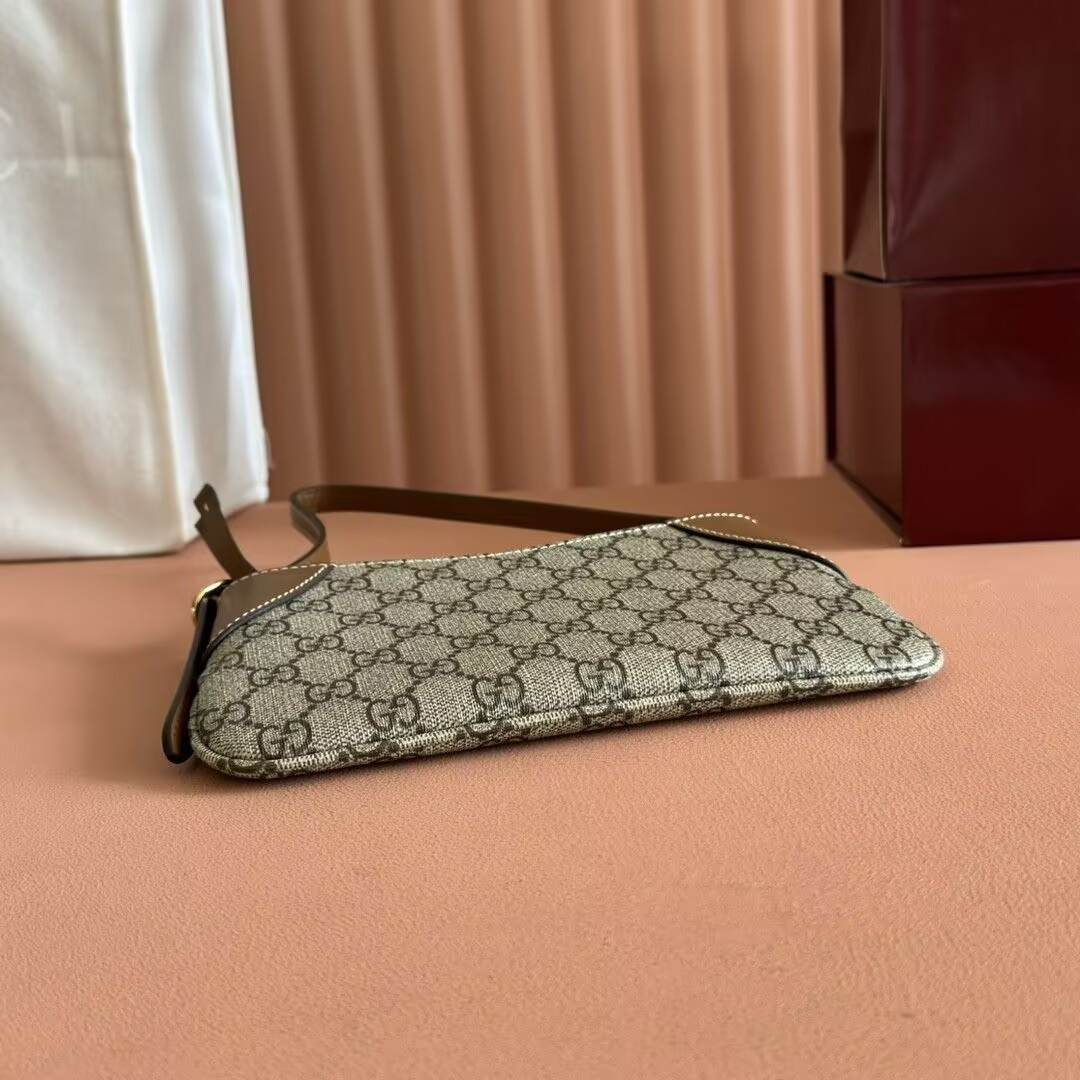 Gvc*1 GG Emblem Small Shoulder Bag 23x13x2cm