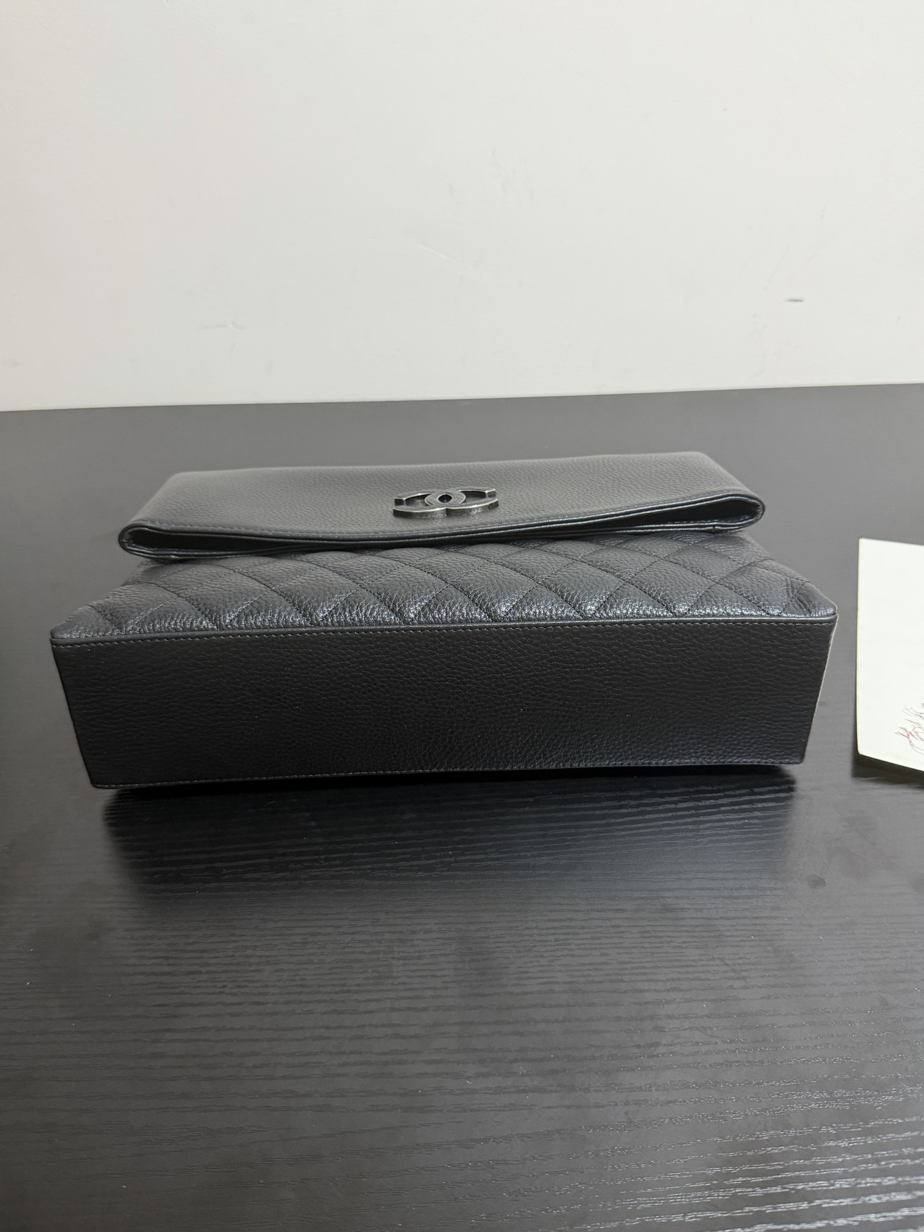 Ch**el hampton flap handbag as7095 32x19x7.5cm