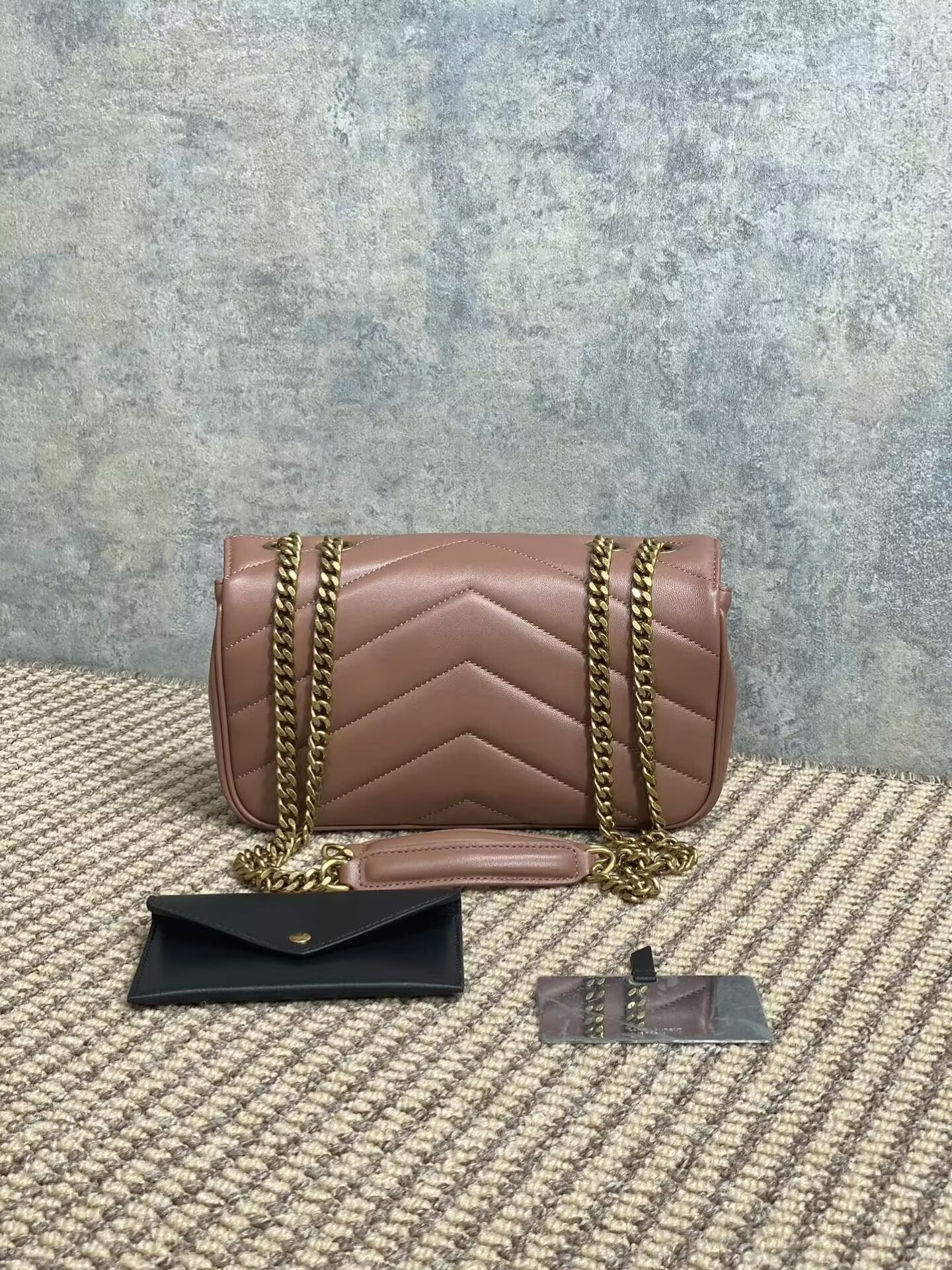 Y51 LOULOU Small IN MATELASSÉ LAMBSKIN 24x14x6cm