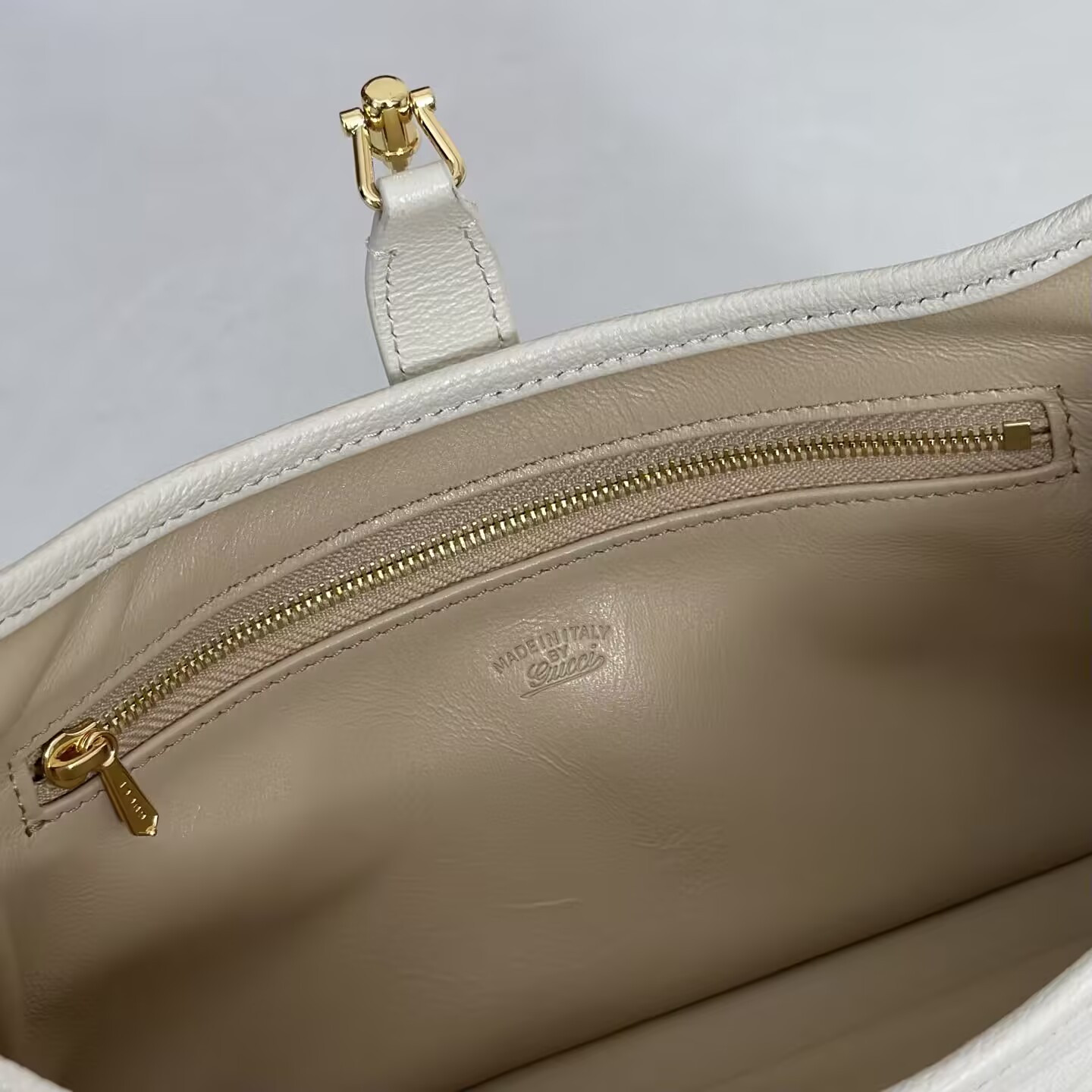 Gucci Jackie Slim Shoulder Bag 27x13x3.5cm