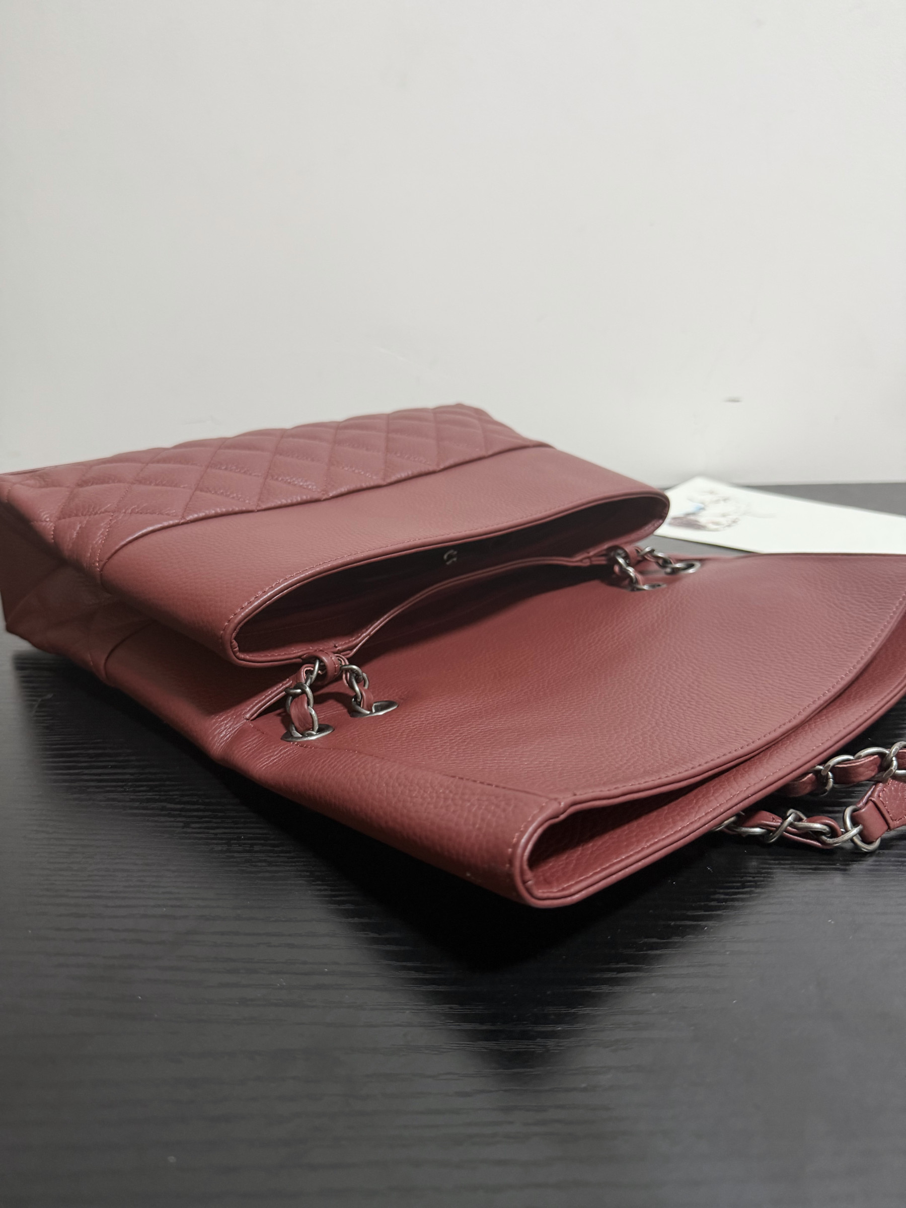 Ch**el hampton flap handbag as7095 32x19x7.5cm