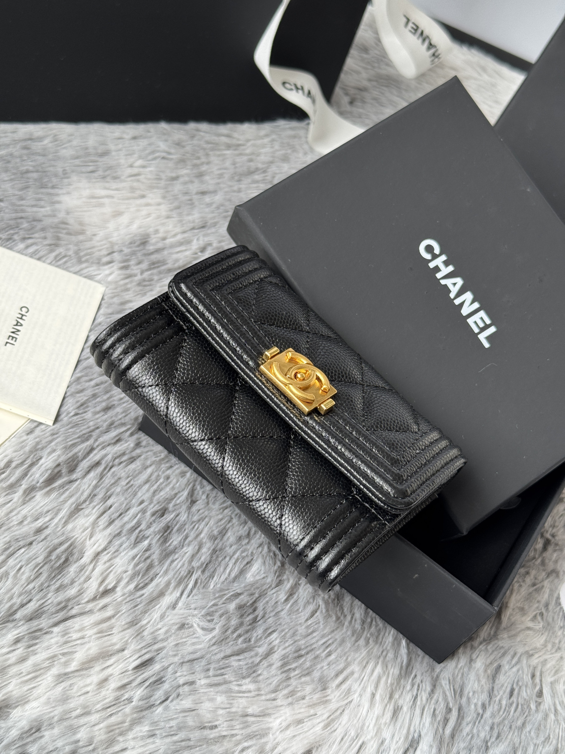 Ch**el boy Ch**el flap card holder a80603 7.5x11.3x2.1cm