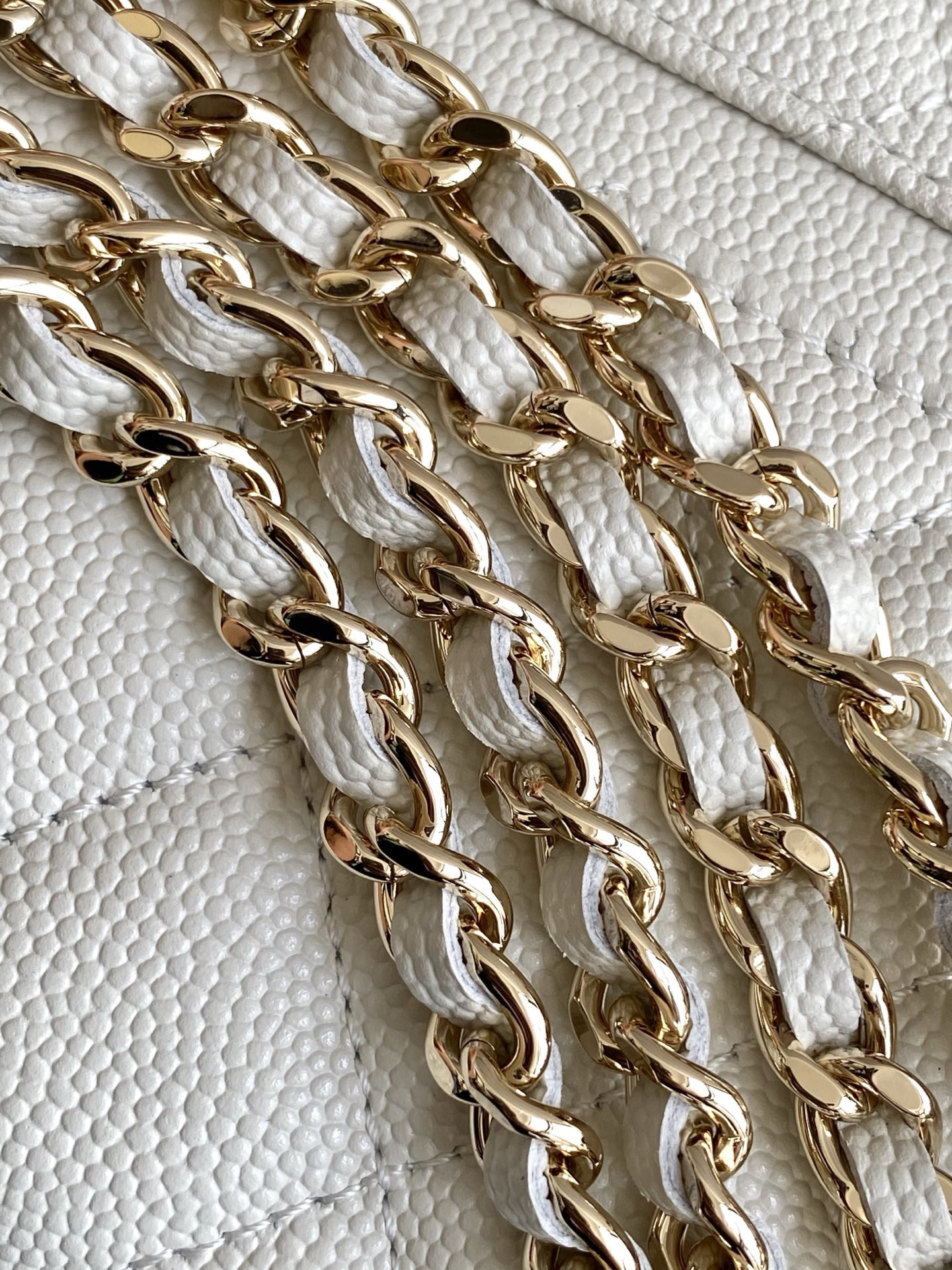 Ch**el Long Vanity With Chain 25C AP4531 17×19.5×5cm