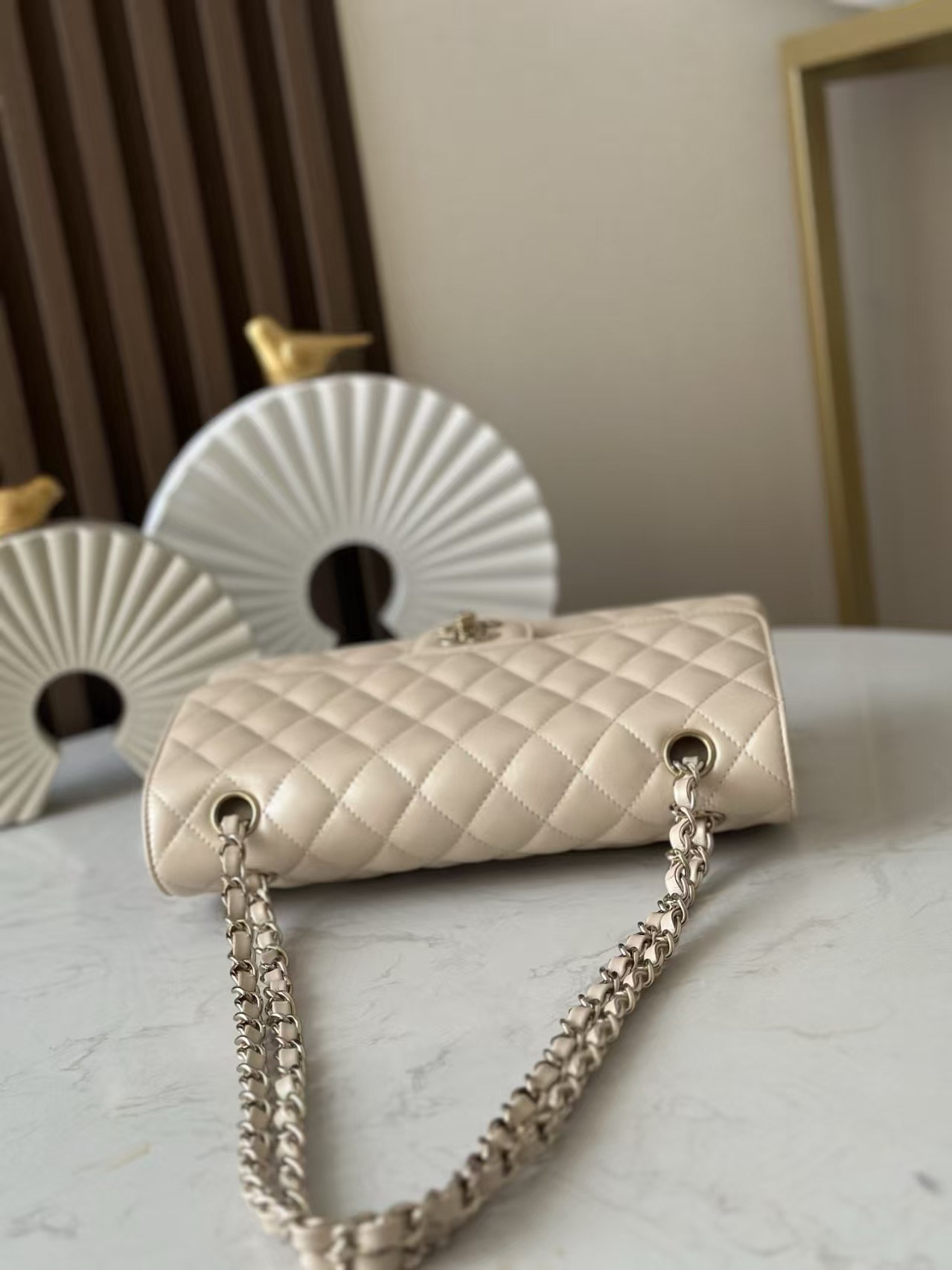 Ch**el Classic Flap Bag Pearlescent apricot-colored lambskin with light gold hardware 15x25.5x6cm
