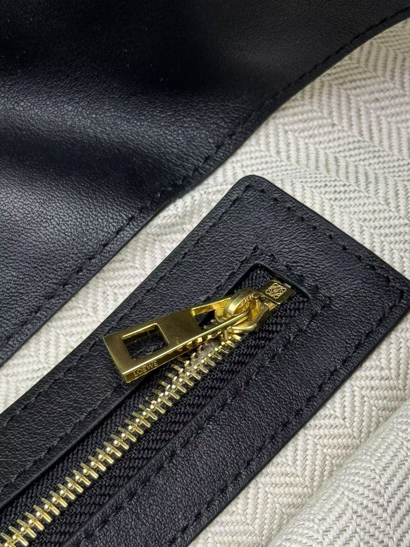 L0ew* Large Flamenco Clutch 29x38x14cm