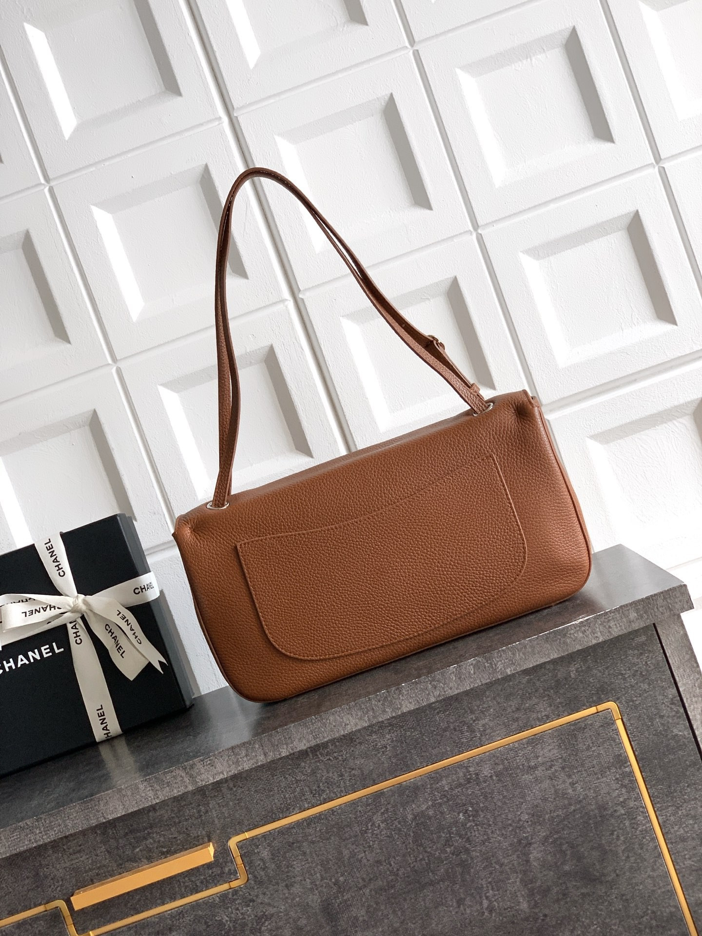 Ch**el maxi flapbag gold hardware as6231 19.5x32x10cm