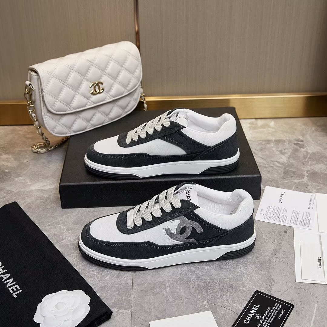 ua Ch**el sneakers