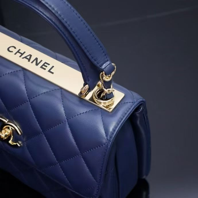 Ch**el flap bag with top handle 17x25x12cm
