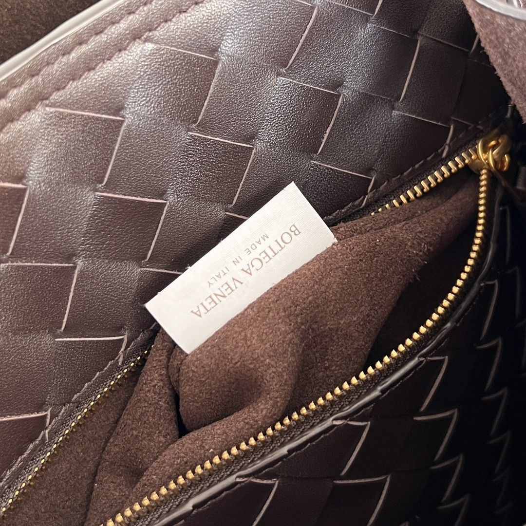 B0tt*ga Ven*ta Andiamo Medium Leather Bucket Bag 34x24x12cm Without Box