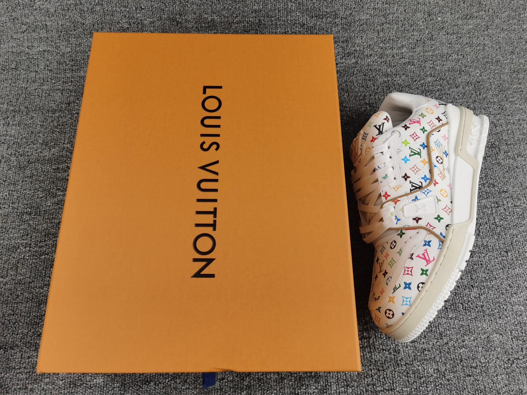 UA LV Trainer Sneaker