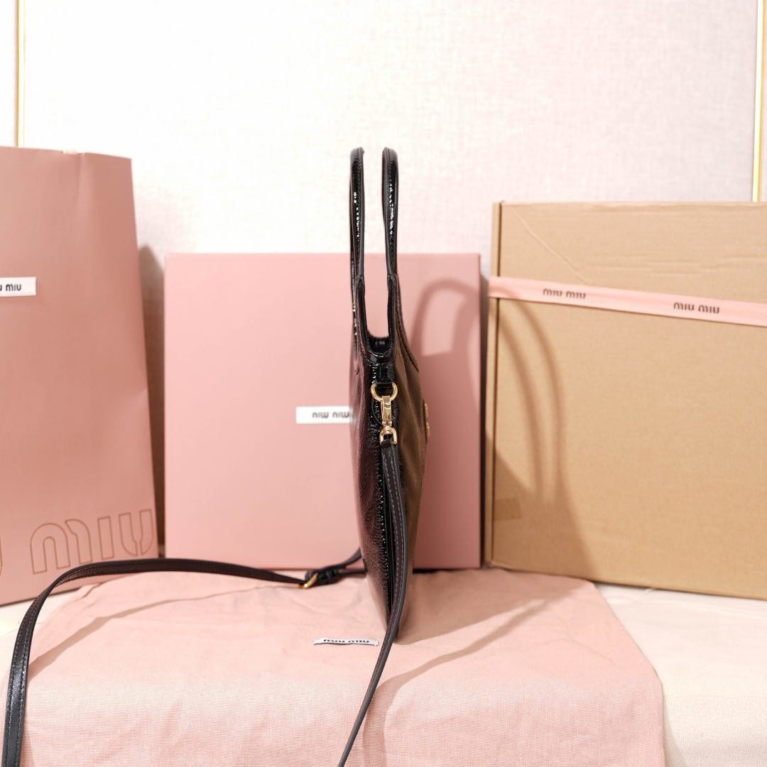 Miu Miu IVY leather handbag 20x 24 cm