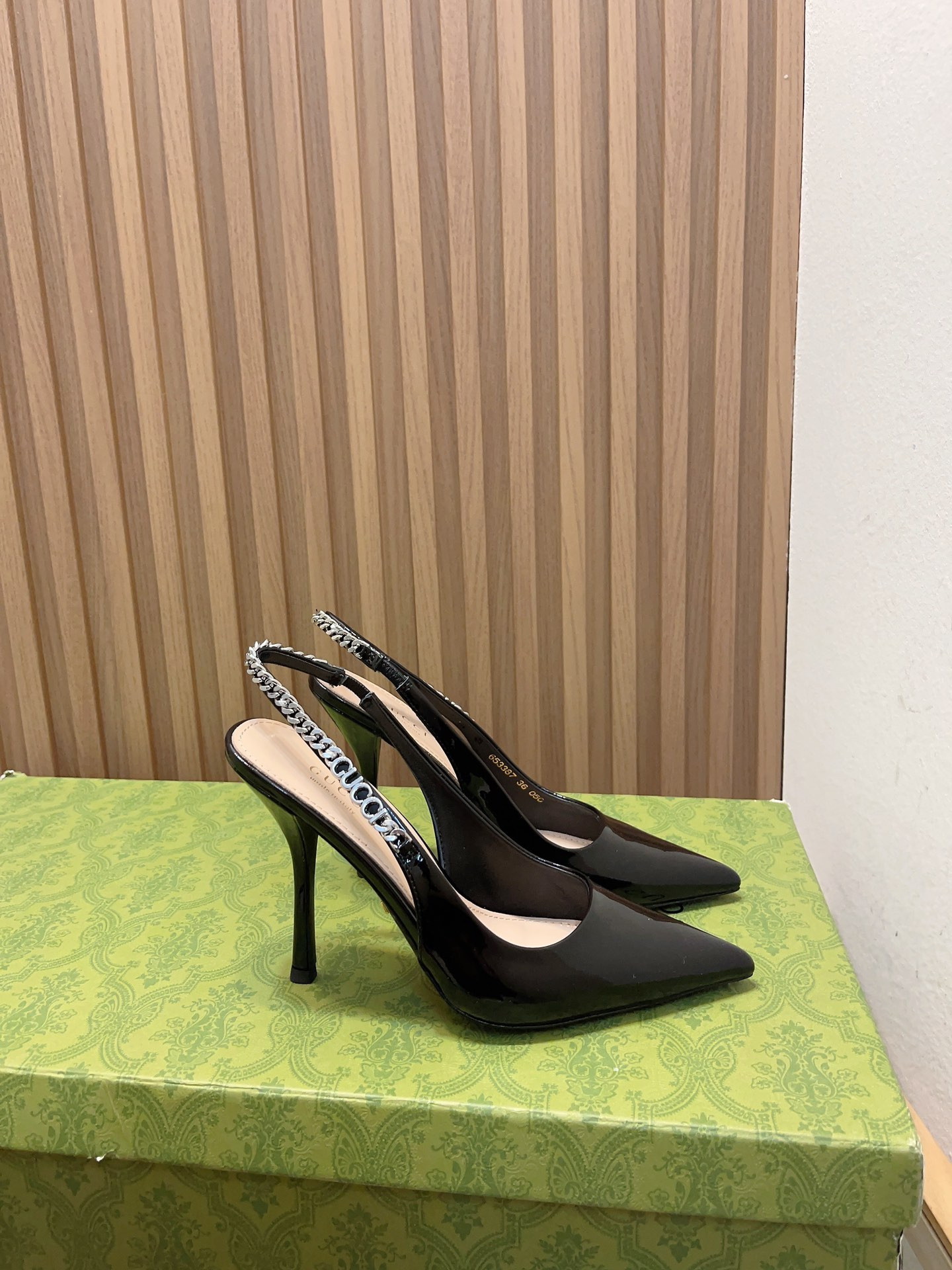 Gvc*1 SIGNORIA SLINGBACK PUMP High