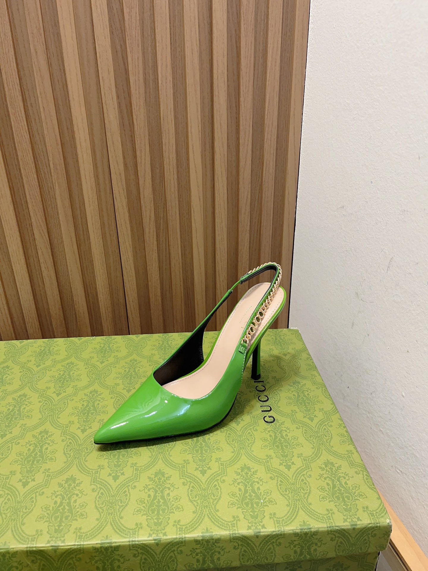 Gvc*1 SIGNORIA SLINGBACK PUMP High