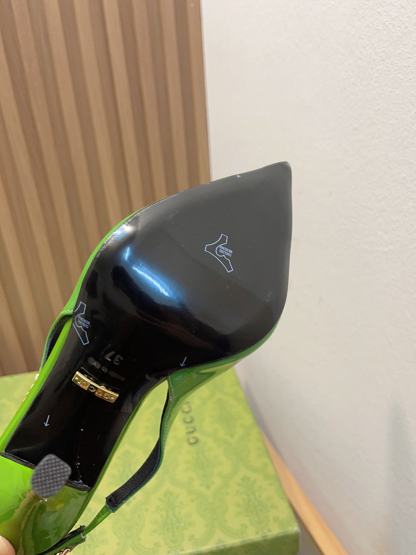 Gvc*1 SIGNORIA SLINGBACK PUMP High