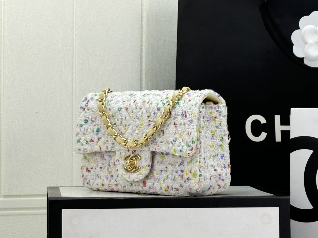 Ch**el MINI CLASSIC 11.12 HANDBAG 20 12 × 20 × 6 cm