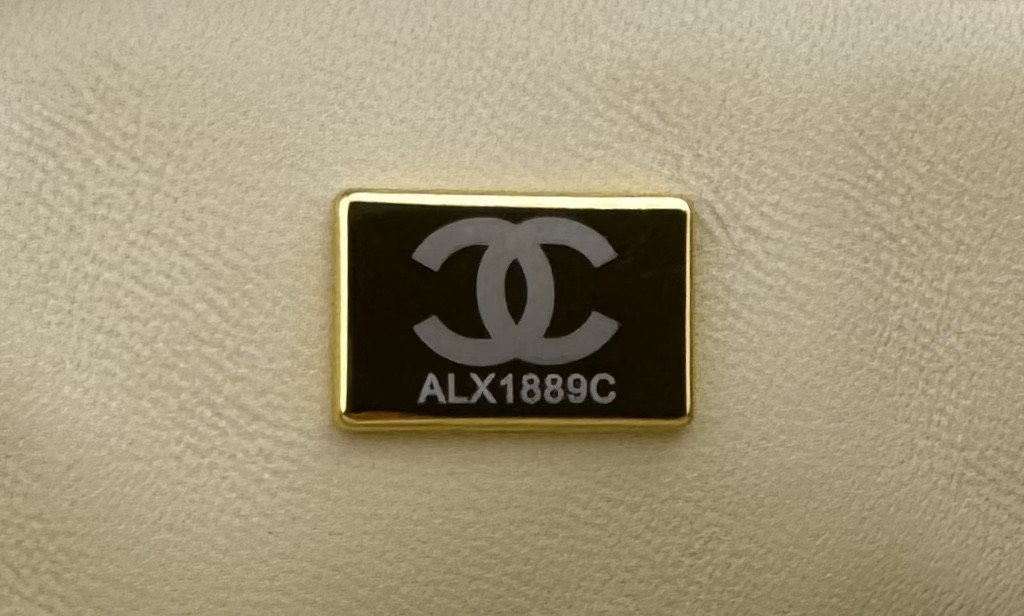 Ch**el MINI CLASSIC 11.12 HANDBAG 20 12 × 20 × 6 cm