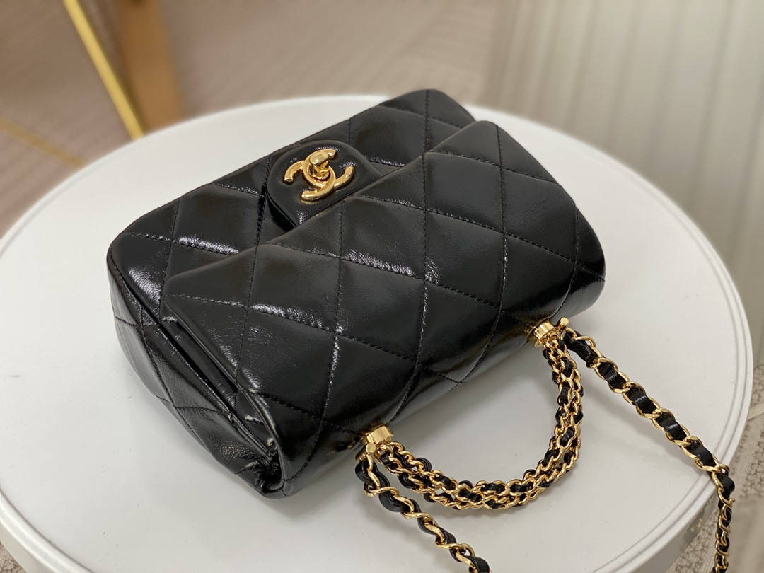 Ch**el WALLET ON CHAIN   19x13x7cm