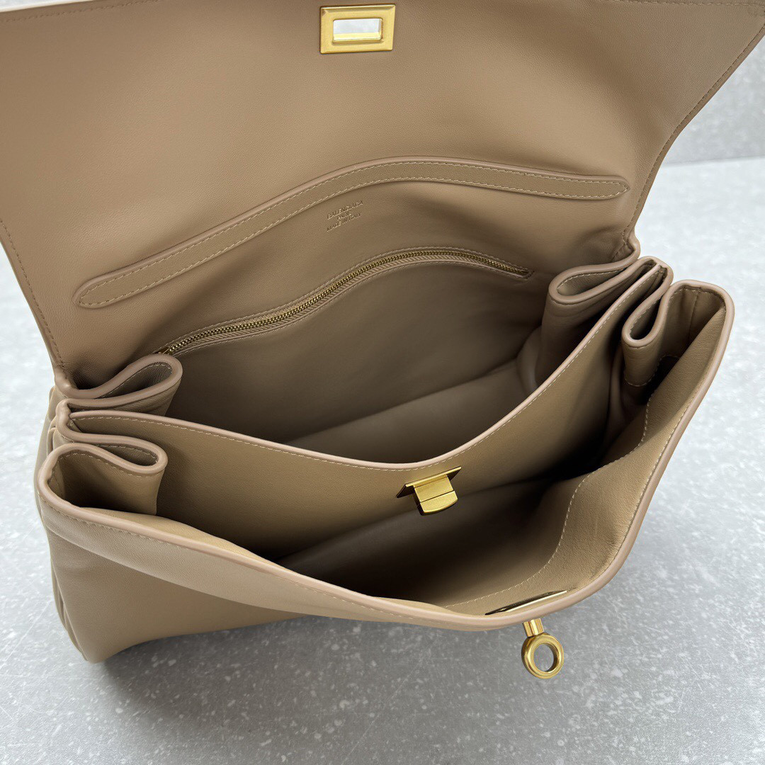 Ba1en*iaga Rodeo Mediun 35x23.3x10.9cm