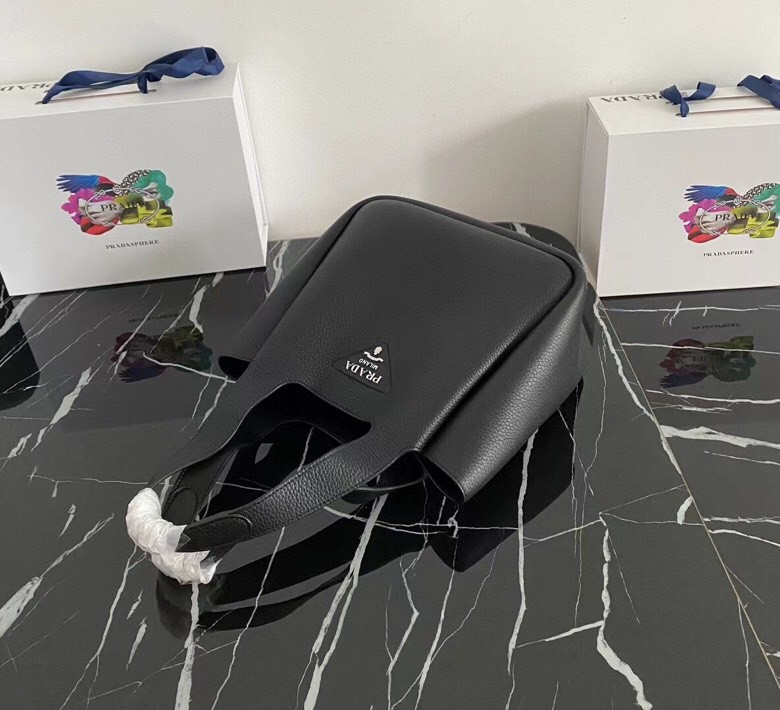 Pra*a Medium Leather Tote 25x21.5x14cm