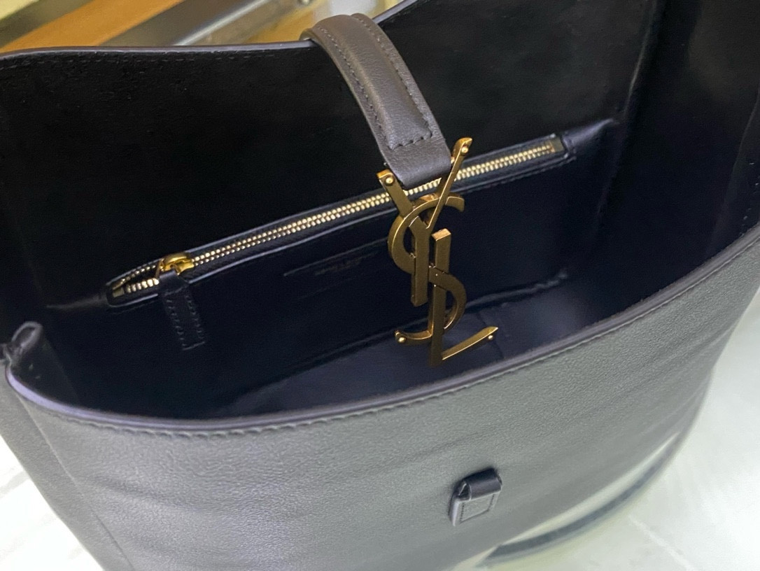 Y51 LE 5 À 7 23x22x8cm