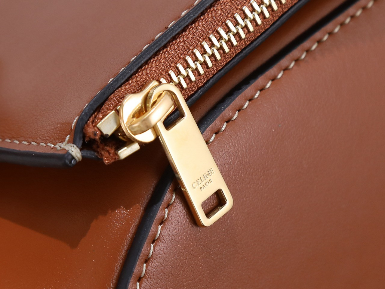 Ce1i*e L0vise 23.5x24x16cm