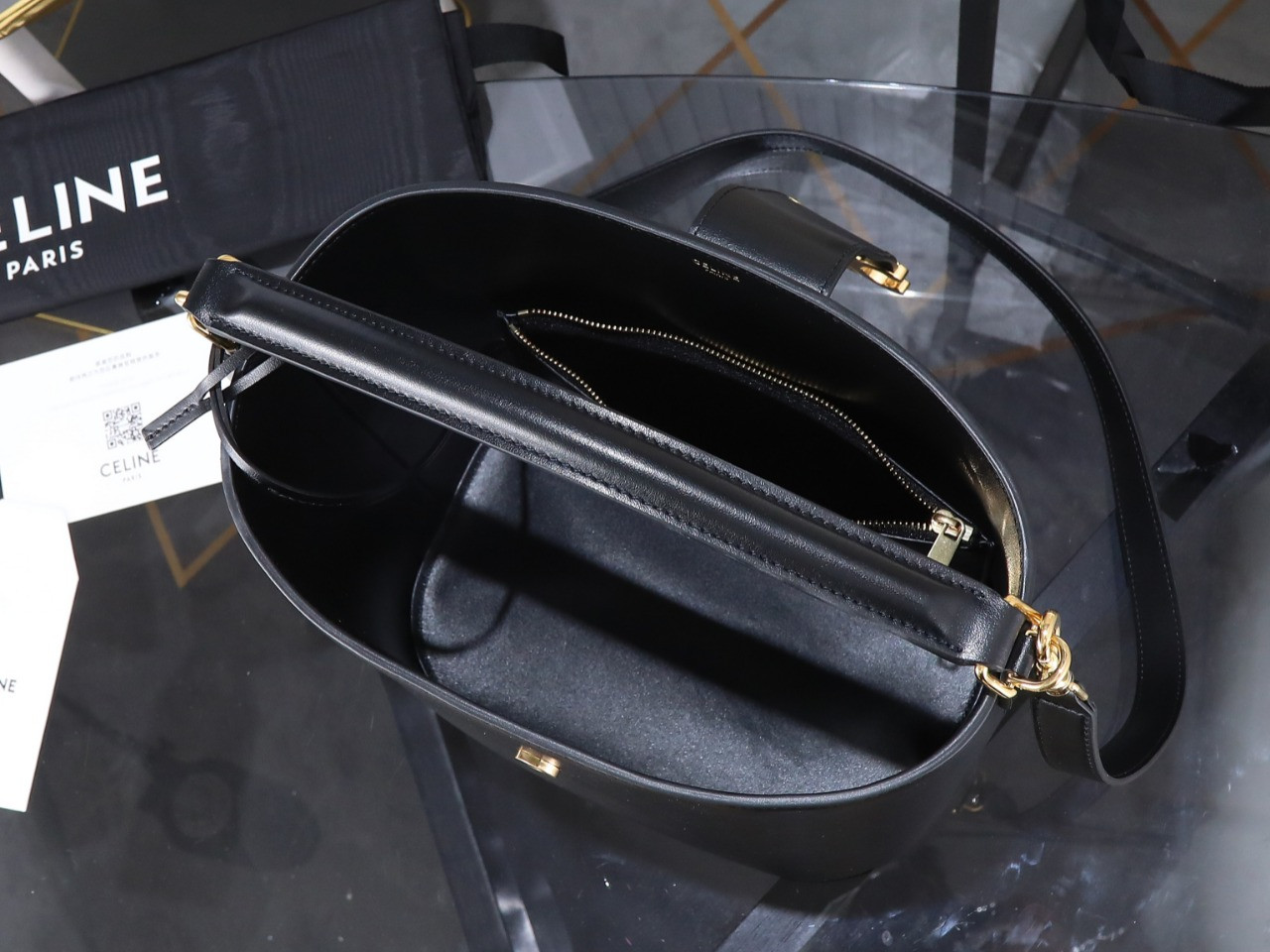 Ce1i*e L0vise 23.5x24x16cm