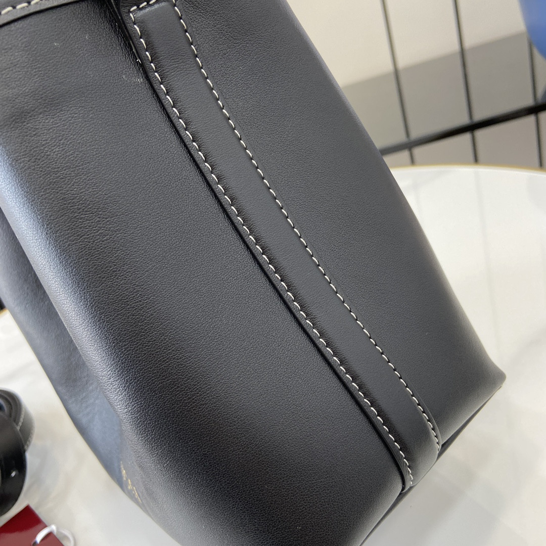 Gvc*1 Mini  Emblem 19x18x11cm