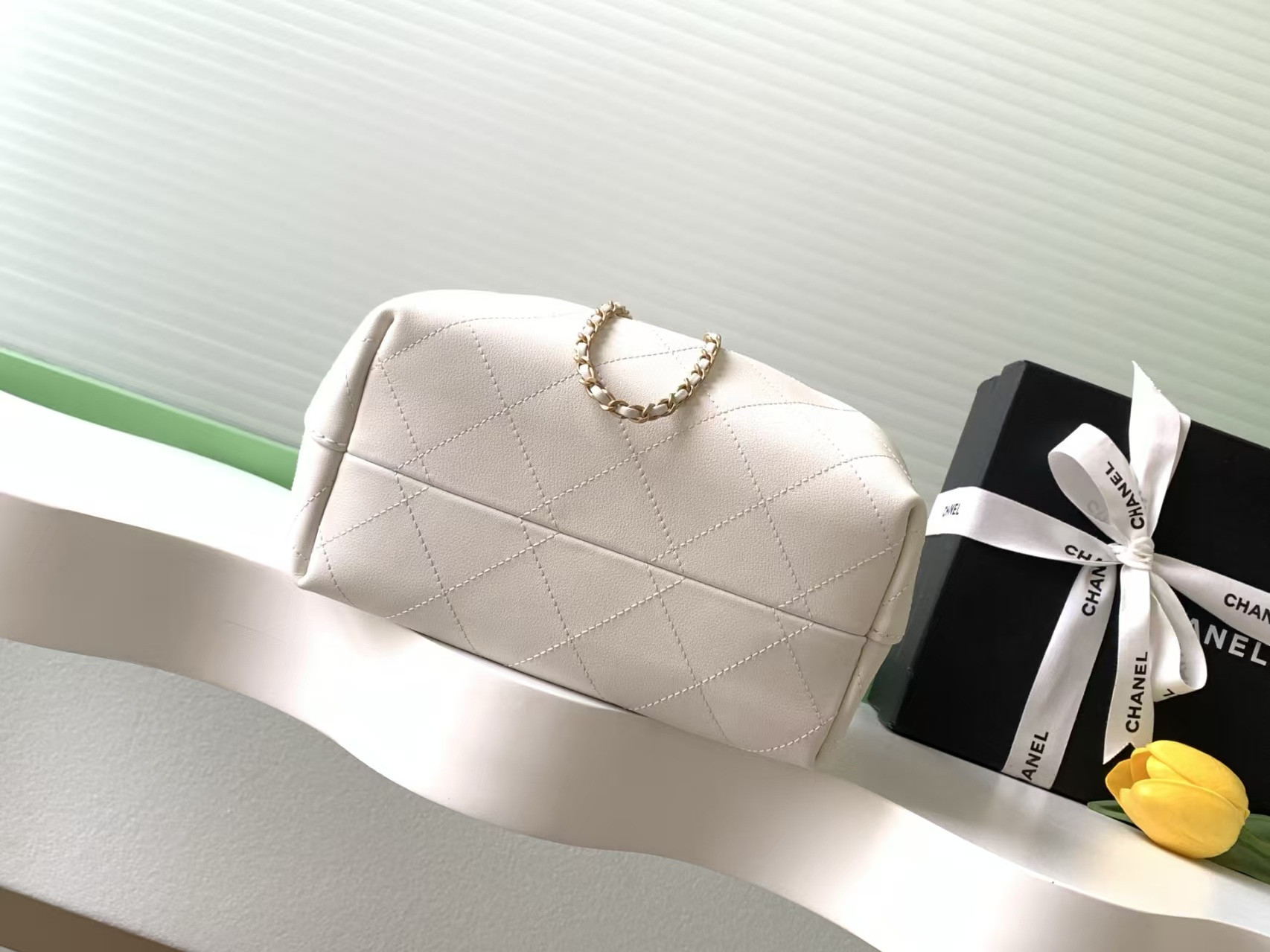 Ch**el Hobo Handbag AS5976 32x24x12cm