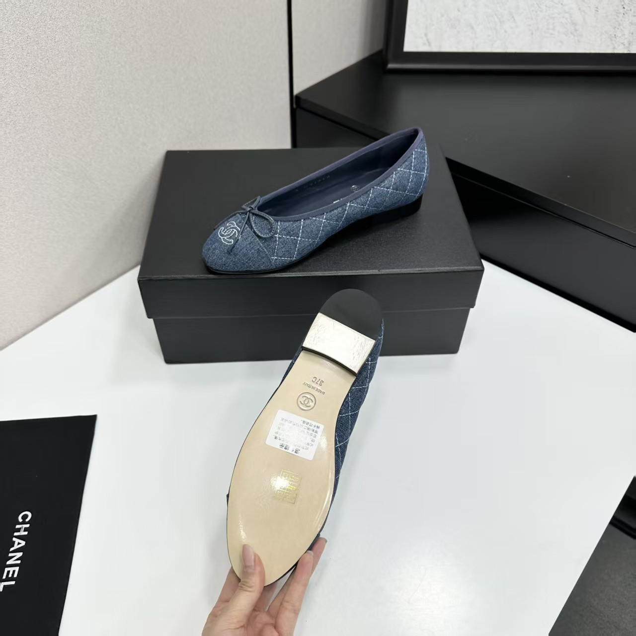 ua Ch**el ballet flats