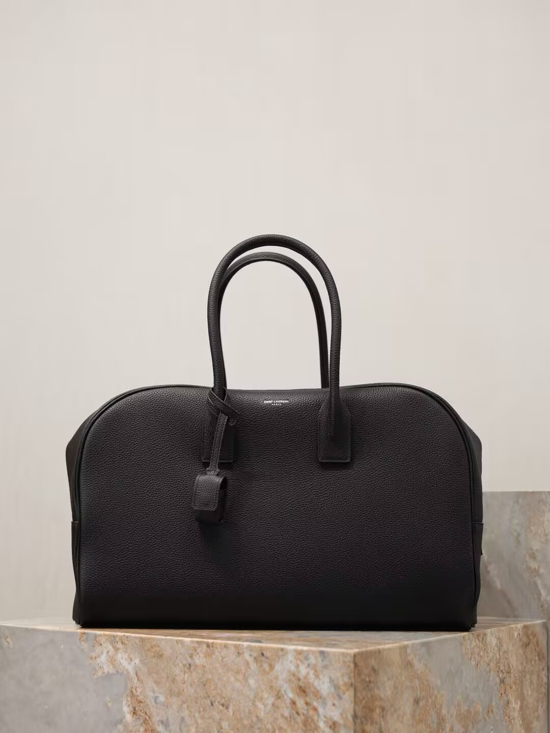 Y51 SAC DE JOUR Medium Boston in Grained Leather 41x25x19-22.5cm