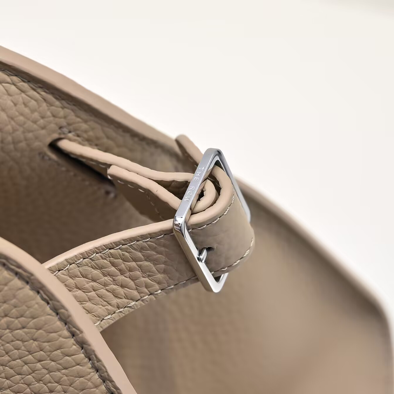 THE ROW MARGAUX 12 32x15x25cm