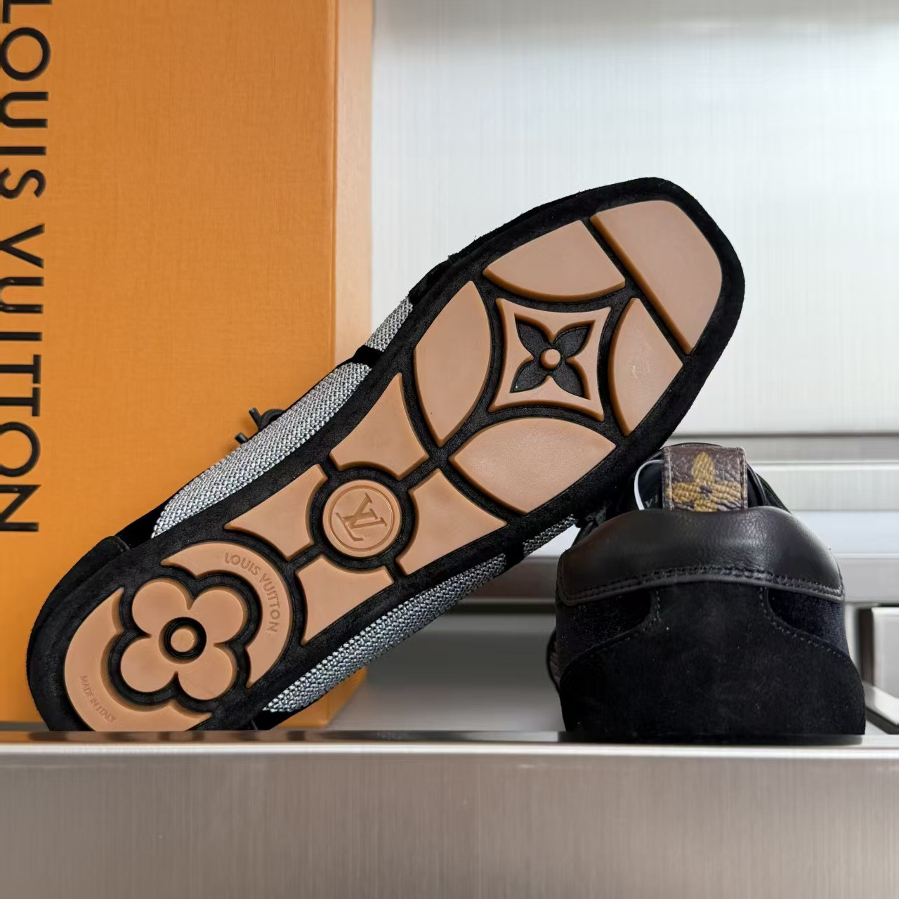 UA LV Sneaker
