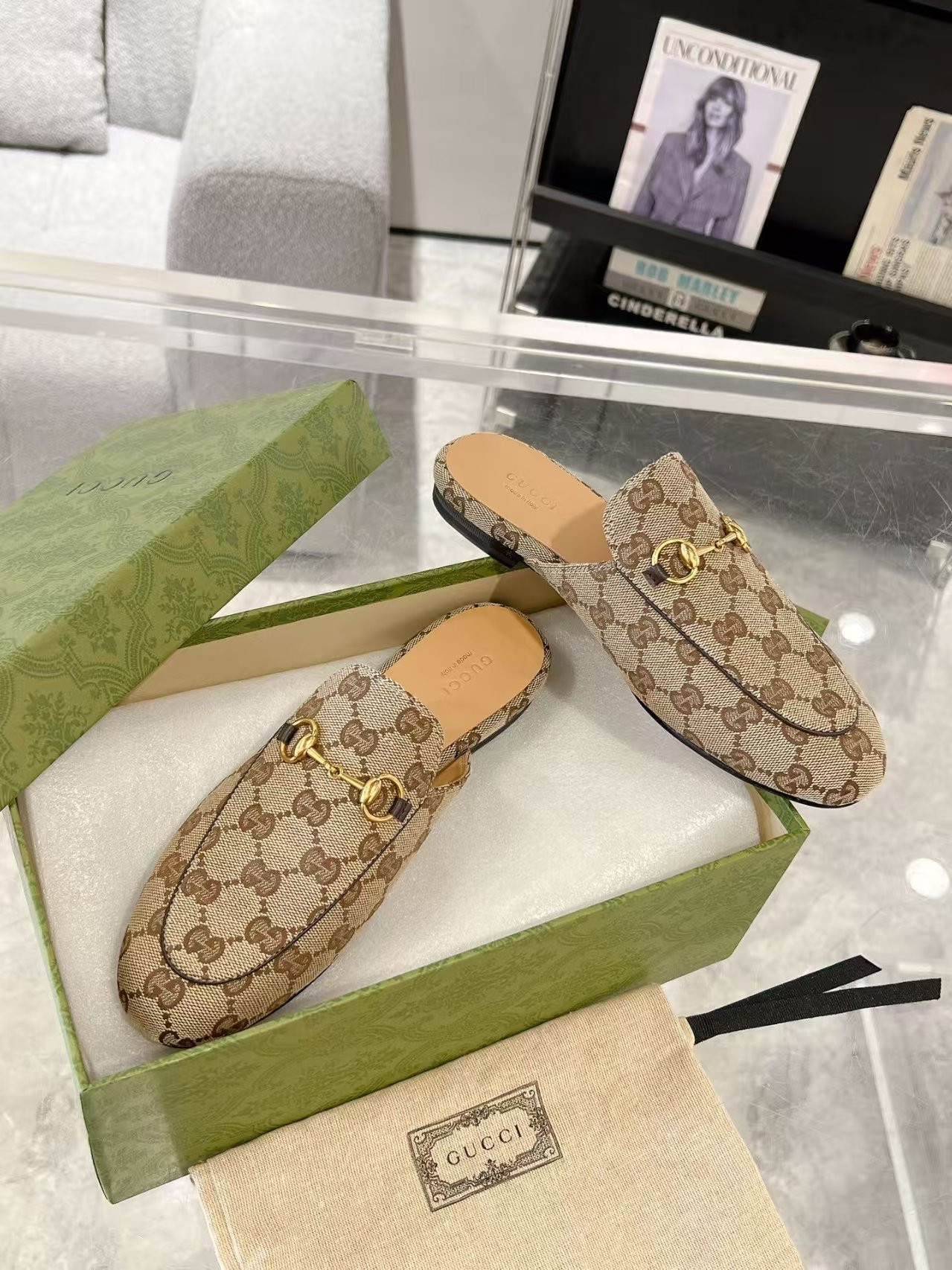 UA GUCCI PRINCETOWN SLIPPER