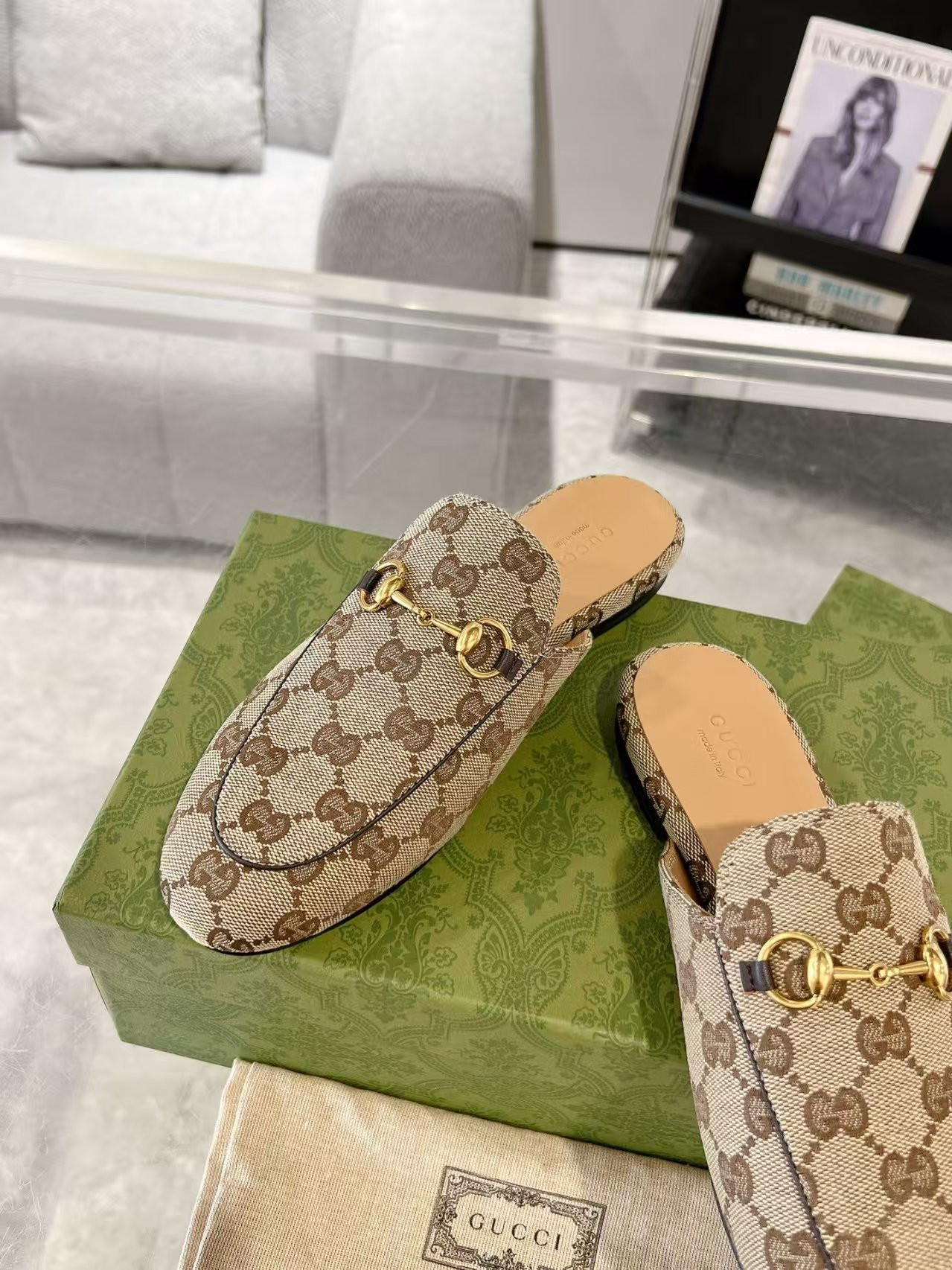 UA GUCCI PRINCETOWN SLIPPER