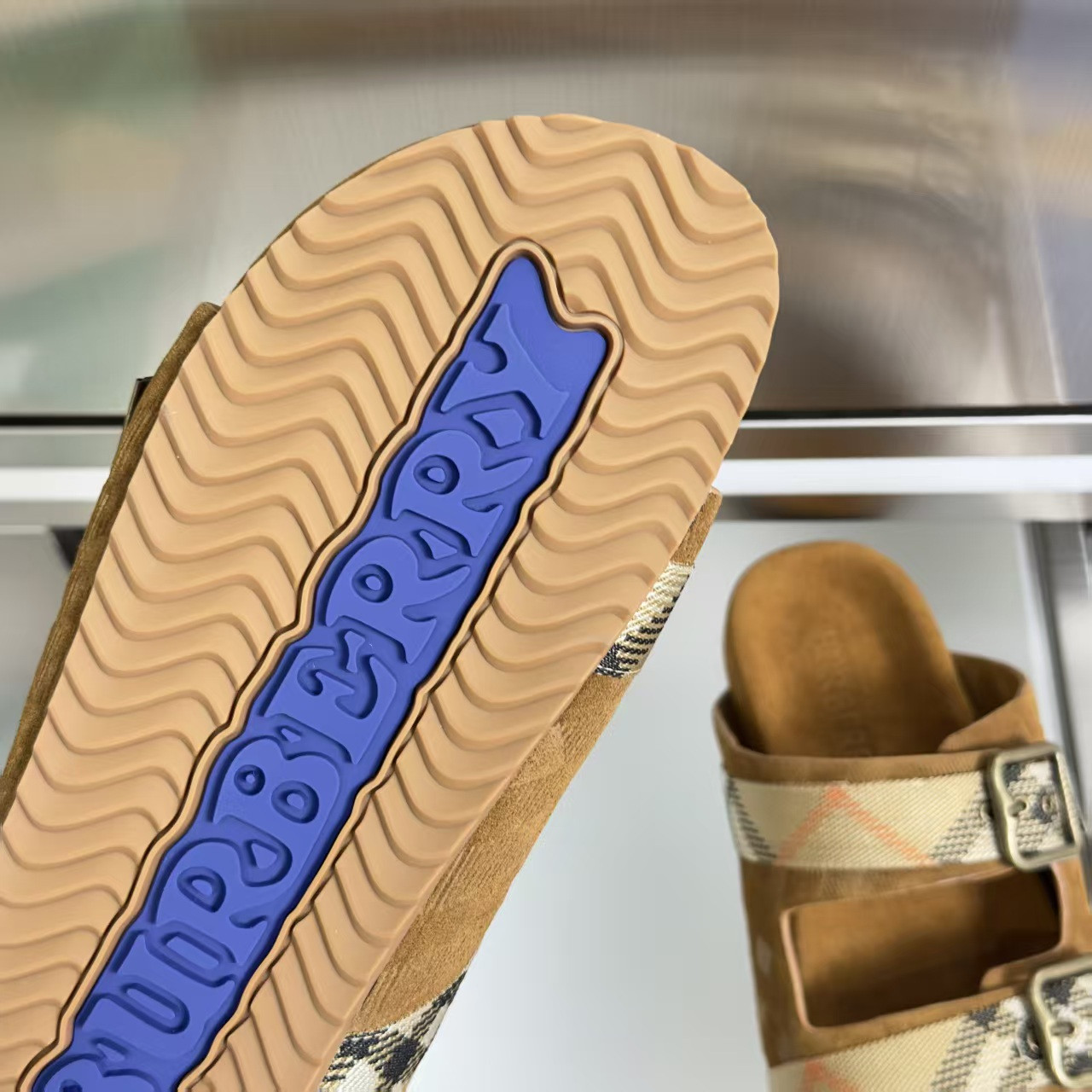UA Burberry Urchin Sandals