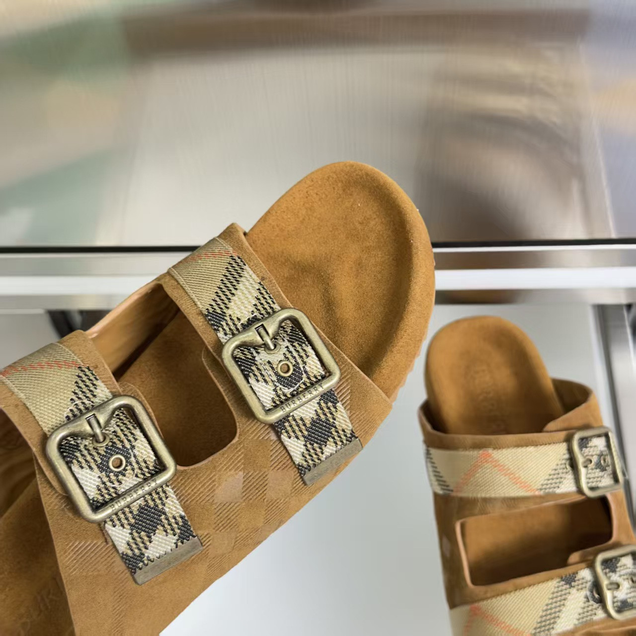 UA Burberry Urchin Sandals