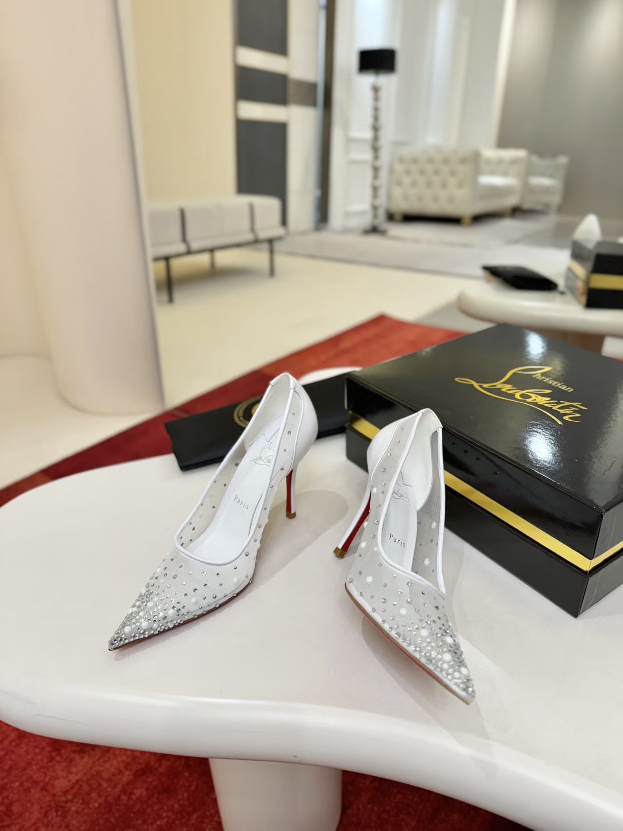 UA Christian Louboutin Miss Z Degrastrass Perla Pumps
