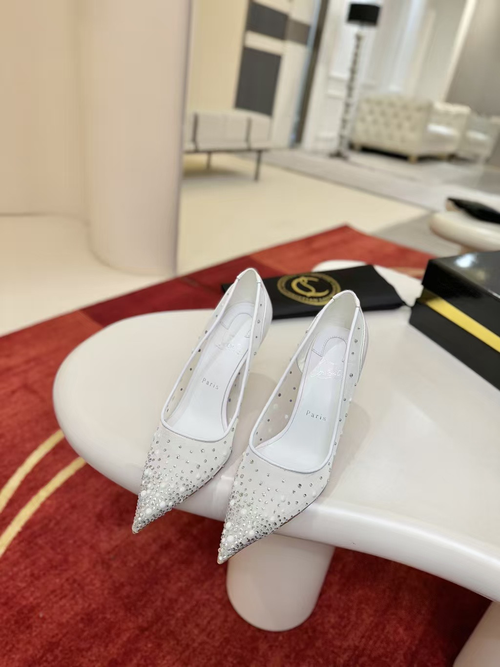 UA Christian Louboutin Miss Z Degrastrass Perla Pumps