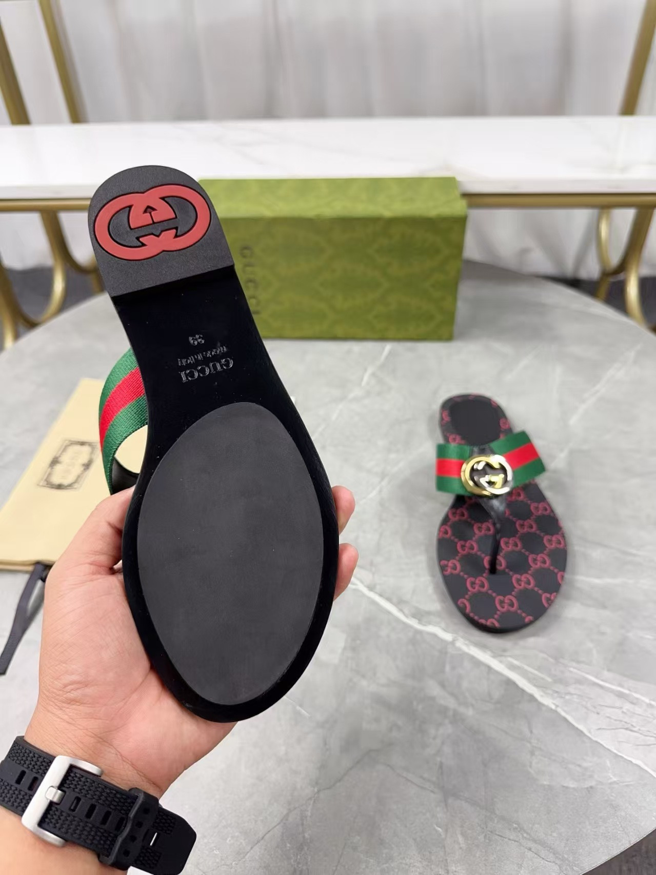 UA GUCCI SANDAL