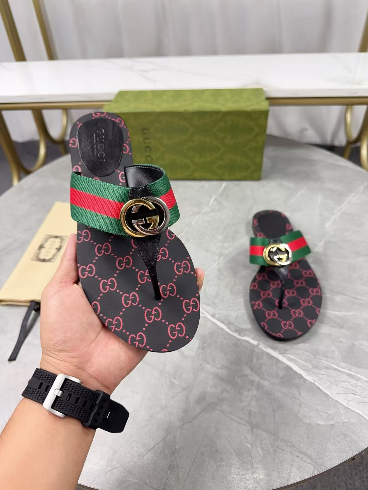 UA GUCCI SANDAL